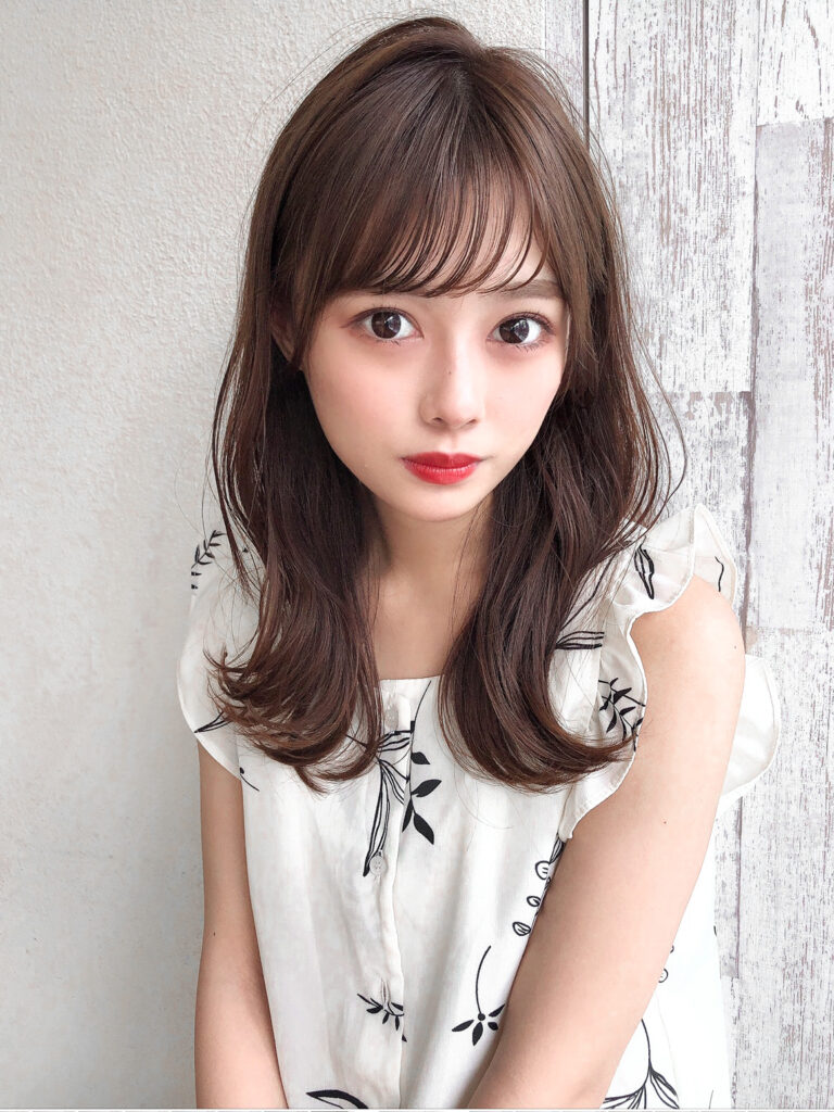 前髪パーマ大人可愛いくびれロングヘア