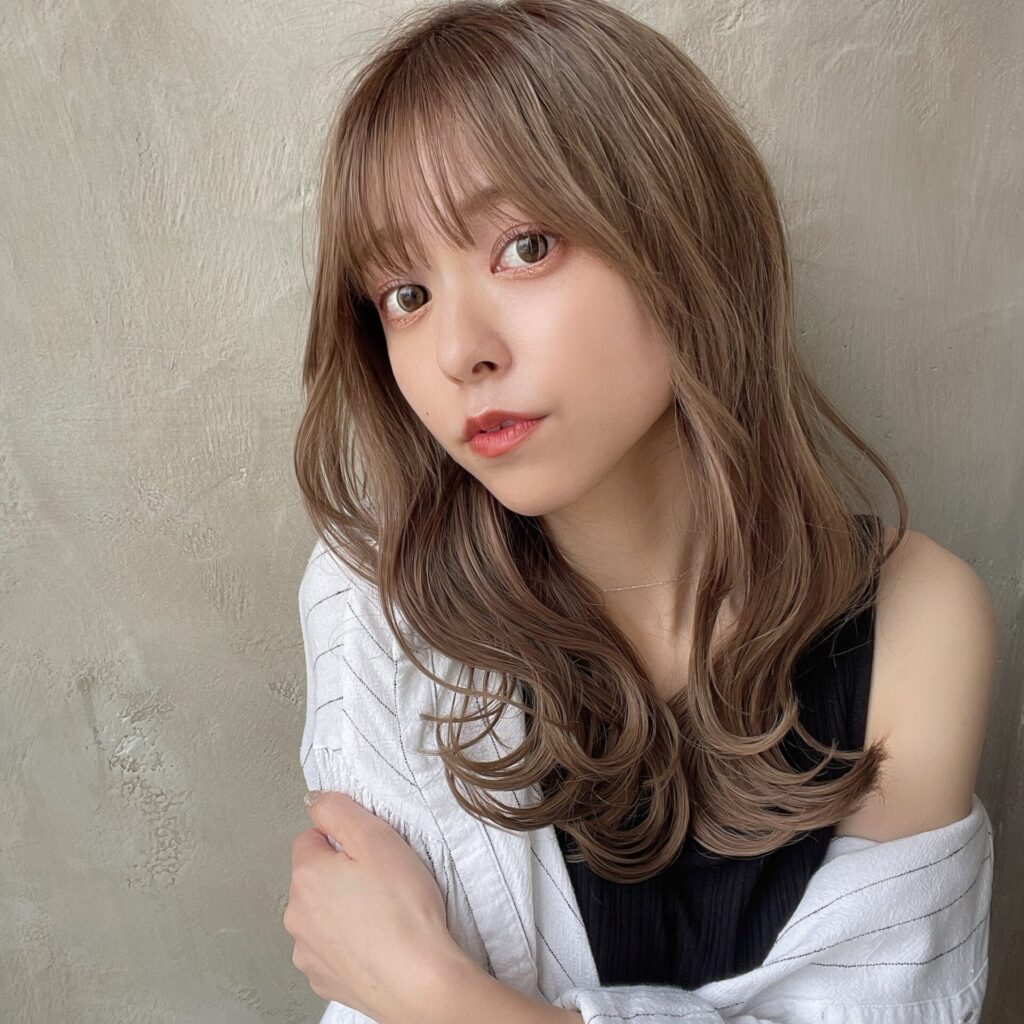 20代30代大人かわいいセミロングヘア★クリスタルベージュ