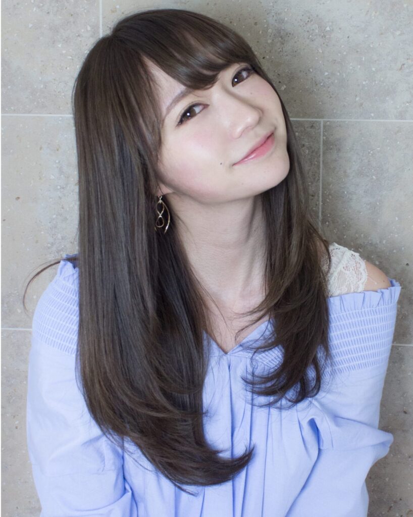 暗髪ストレート