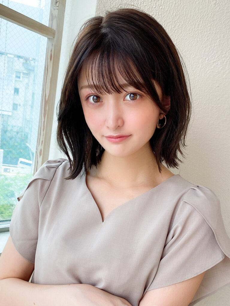 前下がりボブ ひし形シルエット 外ハネ くびれヘア サイドバング【KI-018】