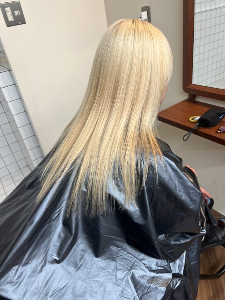 抜きっぱなしブロンドカラー