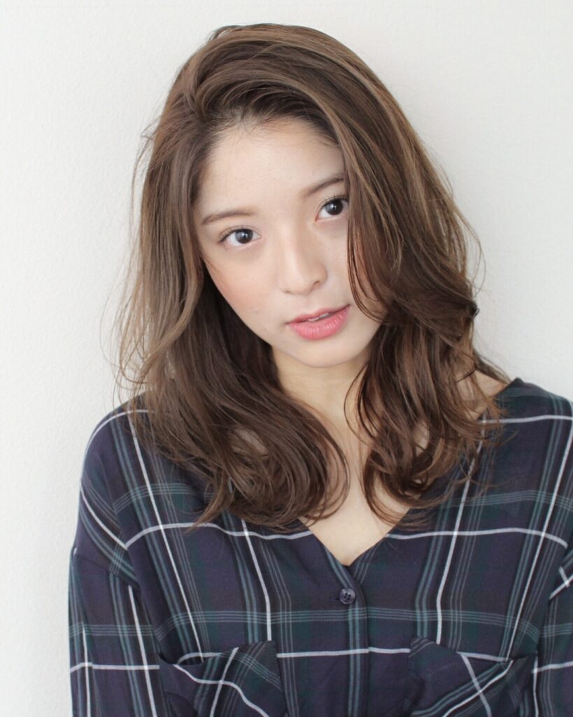 長め前髪のデジタルパーマひし形シルエット