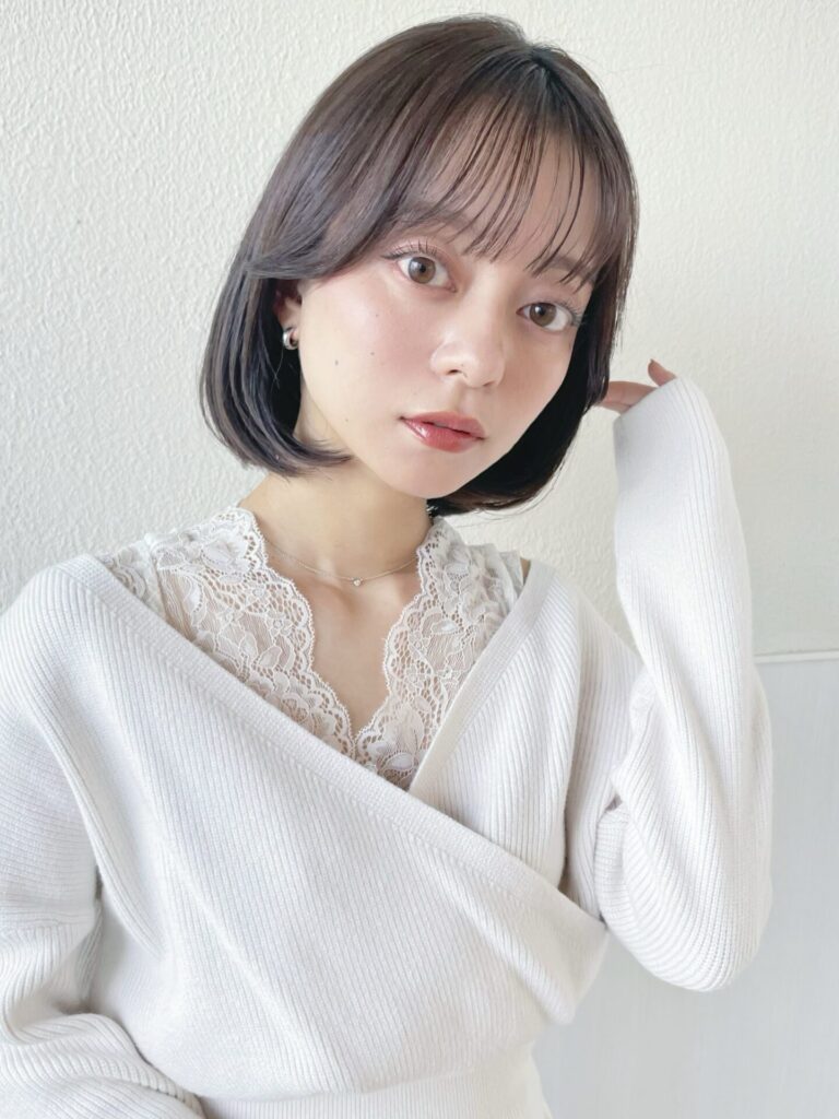 ミディアムレイヤーひし形シルエット髪質改善カラー大人ボブ