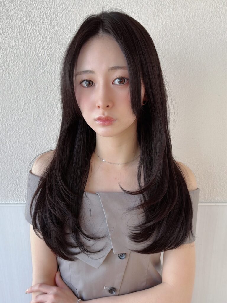 レイヤーカットメルティカラー前髪ストレート30代