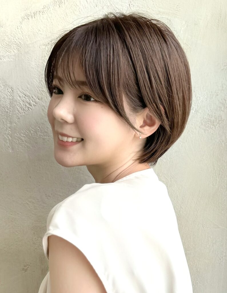 耳掛けショートボブ